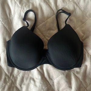 Victoria secret black bra 32DD